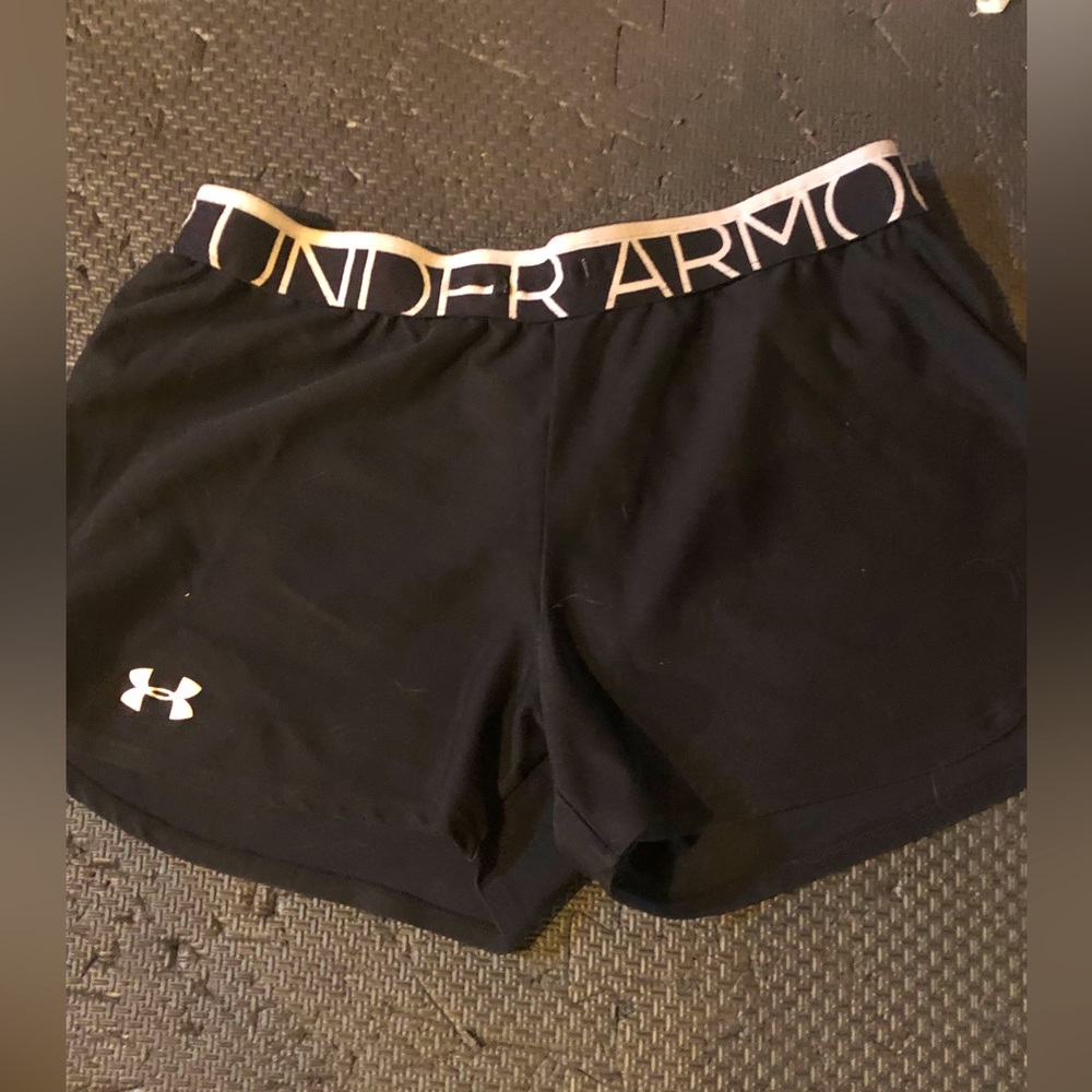 Under Armour loose fitting shorts with liner